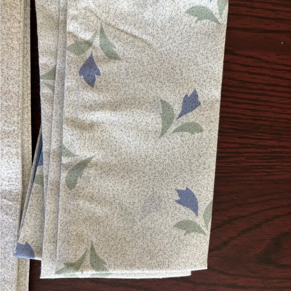 Lot of 5 Floral Cotton Placemats  and 6 cotton Napkins